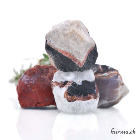 Pierre brut Sardonyx XL - Nº7883.7-3 disponible dans la boutique en ligne Kûrma. Votre magasin de pierre et minéraux en suisse