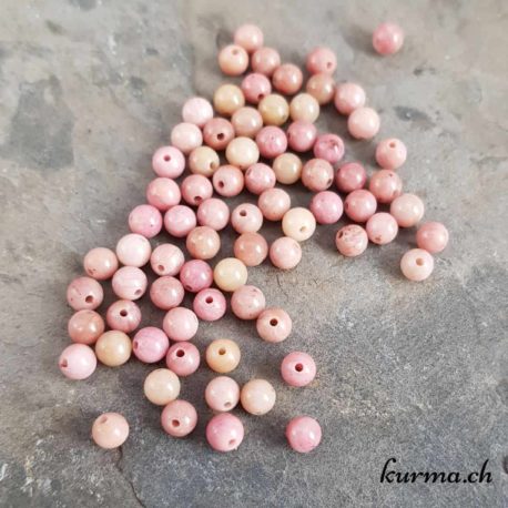 Vente en gros et aux particuliers de perles en pierre semi-précieuse dans la boutique en ligne Kûrma. Un large choix de perles de qualité livré rapidement dans toutes la Suisse, en France, Belgique et en Allemagne.