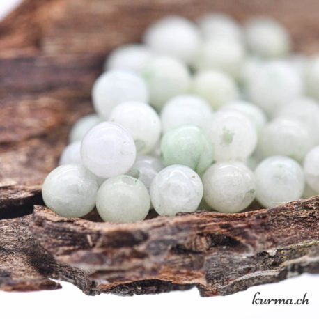 Perle Jade de Birmanie 4-4.5 - Nº12922-2 disponible dans la boutique en ligne Kûrma. Votre magasin de pierre et minéraux en suisse