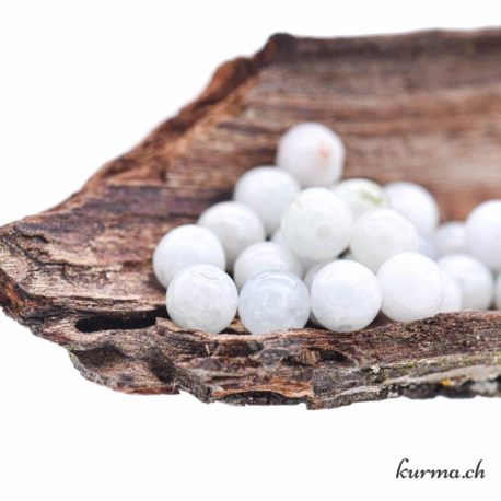 Perle Jade de Birmanie 6-6.5 - Nº12923-3 disponible dans la boutique en ligne Kûrma. Votre magasin de pierre et minéraux en suisse