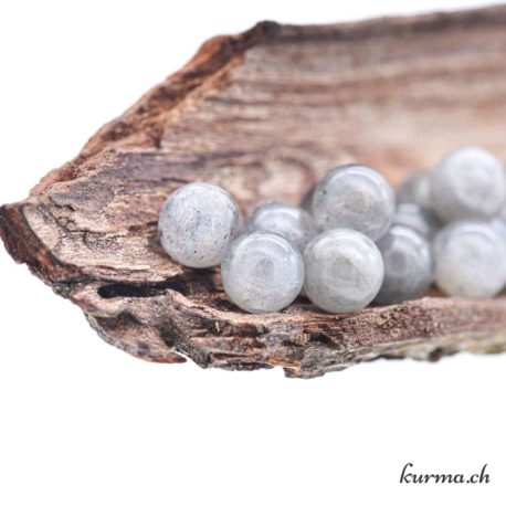 Perle Labradorite 8-8.5mm - Nº9153-3 disponible dans la boutique en ligne Kûrma. Votre magasin de pierre et minéraux en suisse