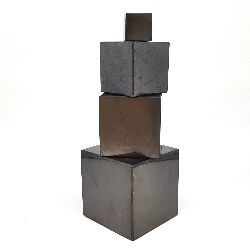 Cube en pierre