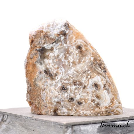 Minéraux Agate Géode - N°5423.19-4 disponible dans la boutique en ligne Kûrma. Votre boutique de pierre semi-précieuse en suisse