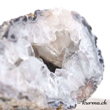 Minéraux Agate Géode - N°5423.20-4 disponible dans la boutique en ligne Kûrma. Votre boutique de pierre semi-précieuse en suisse