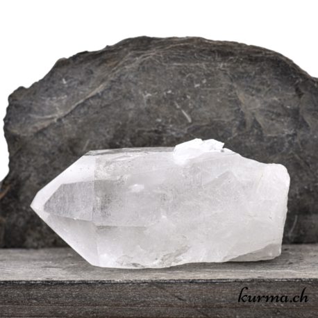 Minéraux Cristal de Roche - N°8376.2-4 disponible dans la boutique en ligne Kûrma. Votre boutique de pierre semi-précieuse en suisse