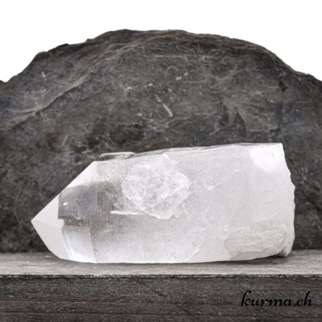 Minéraux Cristal de Roche - N°8376.2-6 disponible dans la boutique en ligne Kûrma. Votre boutique de pierre semi-précieuse en suisse