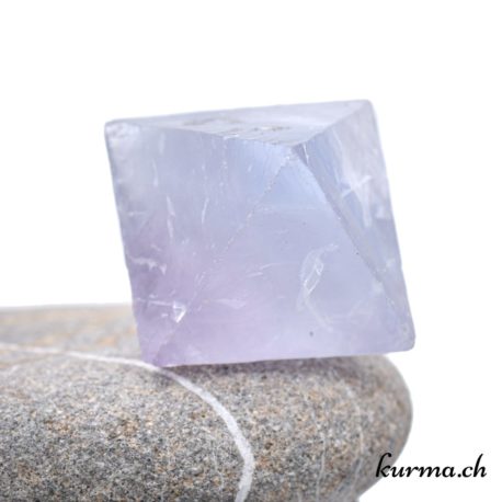 Minéraux Fluorite - N°9099.3-5 disponible dans la boutique en ligne Kûrma. Votre boutique de pierre semi-précieuse en suisse