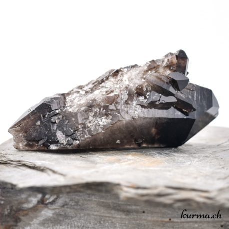 Minéraux Quartz Fumé - N°8005.1-1 disponible dans la boutique en ligne Kûrma. Votre magasin de minéraux naturels en suisse romande