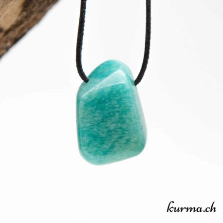 Choisis un pendentif en pierre dans la boutique en ligne Kûrma. Spécialisée dans des pierres de qualité directement importées depuis les artisans lapidaires. Sélectionnées avec soin, tu peux les utiliser pour la lithothérapie.