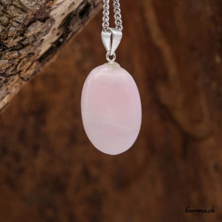 Acheter un pendentif en pierre dans la boutique en ligne Kûrma. Spécialisé dans des pierres de qualité directement importer depuis les artisans lapidaires. Sélectionner avec soins, vous pourrez les utilisés pour la lithothérapie