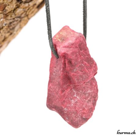 Achète un pendentif en pierre dans la boutique en ligne Kûrma. Spécialisée dans des pierres de qualité directement importées depuis les artisans lapidaires. Sélectionnées avec soin, tu peux les utiliser pour la lithothérapie.