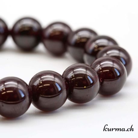 Bracelet énergétique en perles disponible dans le Magasin Kûrma. Ta boutique de bijoux suisse en ligne. Achat pour les particuliers et grossiste. Des bracelets pour la lithothérapie de qualité supérieure à bas prix