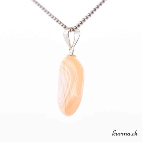 Pendentif Agate Abricot avec boucle en argent - N°11594.7-2 disponible dans la boutique en ligne Kûrma. Votre magasin de pierre et minéraux en suisse
