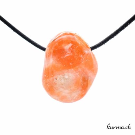 Pendentif Calcite Orange - N°5834.2-3 disponible dans la boutique en ligne Kûrma. Votre bijouterie Suisse en ligne.