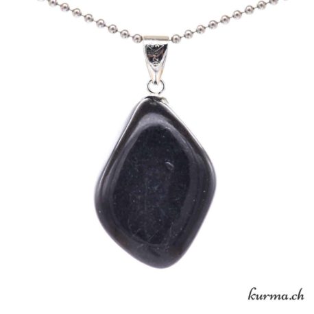 Pendentif Jade Noir avec boucle en argent - N°11666.4-3 disponible dans la boutique en ligne Kûrma. Votre magasin de pierre et minéraux en suisse