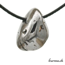 Magnétite - Pendentif pierre percée - N°8724.2 • pendentif magnetite no 8724.2 1 2 1 Magnétite pendentif pierre percée