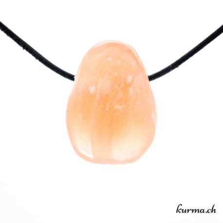 Pendentif Sélénite Orange Oval - N°5938.5-1 disponible dans la boutique en ligne Kûrma. Votre bijouterie Suisse en ligne.