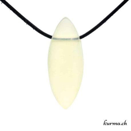 Pendentif Serpentine - Jade de Chine Ovale - N°10286.2-1 disponible dans la boutique en ligne Kûrma. Votre bijouterie Suisse en ligne.