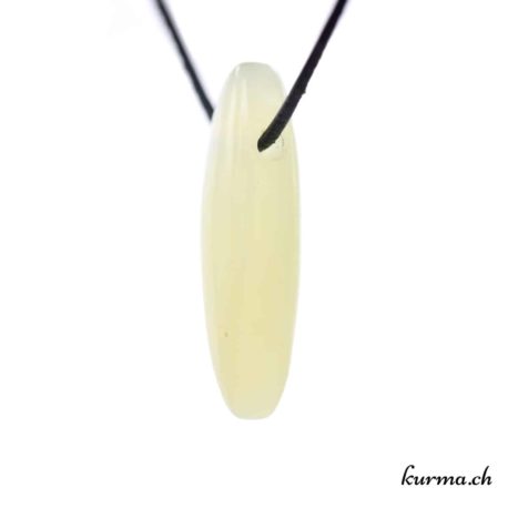 Pendentif Serpentine - Jade de Chine Ovale - N°10286.3-2 disponible dans la boutique en ligne Kûrma. Votre bijouterie Suisse en ligne.