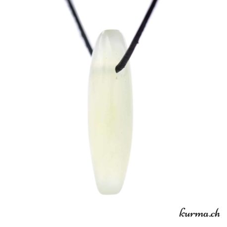 Pendentif Serpentine - Jade de Chine Ovale - N°10286.4-2 disponible dans la boutique en ligne Kûrma. Votre bijouterie Suisse en ligne.
