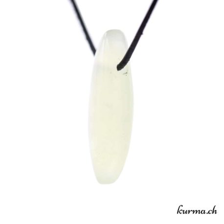 Pendentif Serpentine - Jade de Chine Ovale - N°10286.5-2 disponible dans la boutique en ligne Kûrma. Votre bijouterie Suisse en ligne.