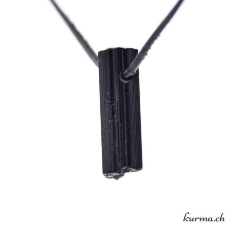 Pendentif Tourmaline Noire Cristal - Nº5829.4-2 disponible dans la boutique en ligne Kûrma. Votre magasin de pierre et minéraux en suisse