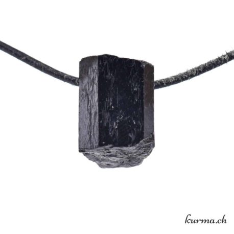 Pendentif Tourmaline Noire Cristal - Nº5829.7-3 disponible dans la boutique en ligne Kûrma. Votre magasin de pierre et minéraux en suisse