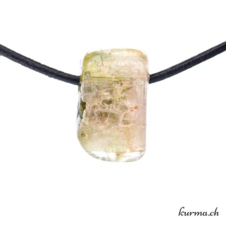 Pendentif Tourmaline Verte - Nº8550.2-1 disponible dans la boutique en ligne Kûrma. Votre magasin de pierre et minéraux en suisse