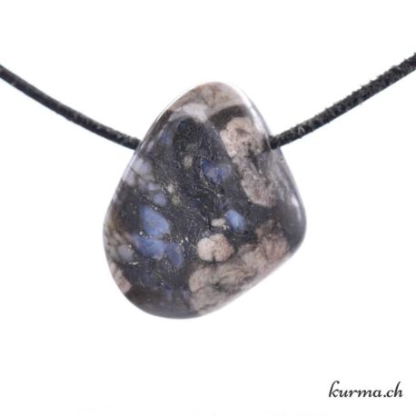 Pendentif Vulcanite - Nº8736.10-3 disponible dans la boutique en ligne Kûrma. Votre magasin de pierre et minéraux en suisse