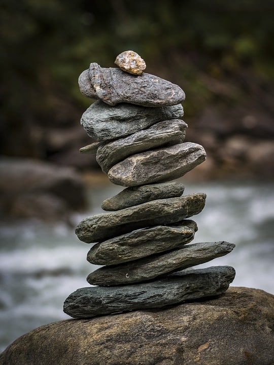 Stone tower équilibre. Image par Denny Franzkowiak de Pixabay