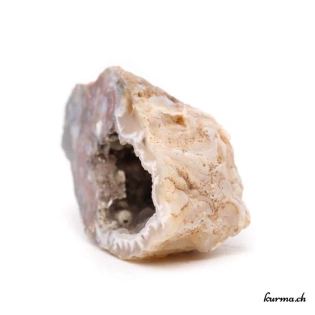 Achetez votre pièce unique en Cristal de roche, Améthyste ou Quartz rose dans la boutique en ligne Kûrma. Spécialisée dans des pierres de qualité directement importées depuis les artisans lapidaires. Sélectionnées avec soins ces pierres vous apporteront sérénité et tranquillité.