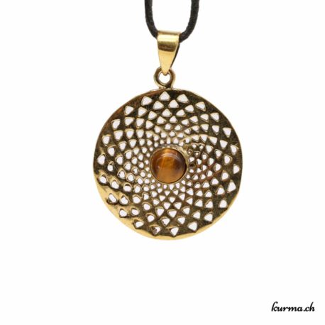 Achetez ce pendentif en laiton directement dans la boutique en ligne Kûrma. Chaque pièce est sélectionnée avec la plus grande minutie. Kûrma est une boutique spécialisée dans des pierres de qualité directement importer depuis les artisans lapidaires.