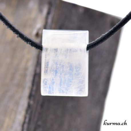 Pendentif Labradorite Blanche - N°7546.1-1 disponible dans la boutique en ligne Kûrma. Votre magasin de pendentif en pierre naturels suisse