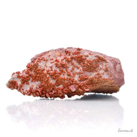 Acheter Vanadinite - N°15650.2-2 dans la boutique en ligne Kûrma. Spécialisé dans des pierres de qualité directement importer depuis les artisans lapidaires.