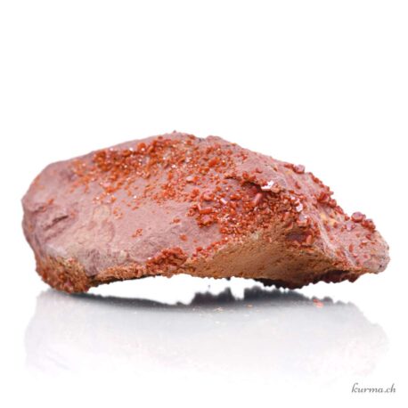 Acheter Vanadinite - N°15650.2-3 dans la boutique en ligne Kûrma. Spécialisé dans des pierres de qualité directement importer depuis les artisans lapidaires.