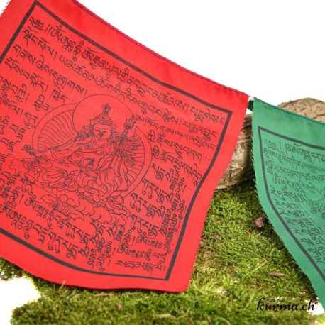 Les drapeaux de prières tibétains de la boutique en ligne Kurma.
Fabriquer artisanalement au népal
