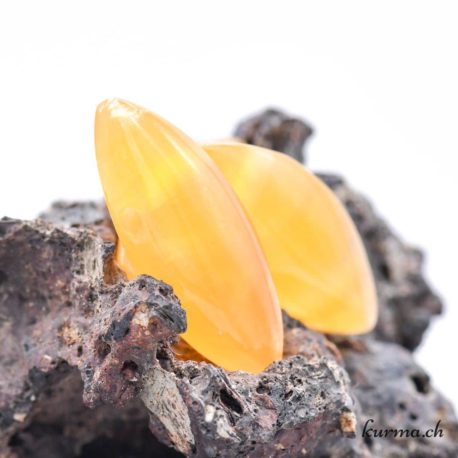 Pendentif Calcite Orange Ovale Allongée (g) - N°8732-3 disponible dans la boutique en ligne Kûrma. Votre magasin de pierre et minéraux en suisse