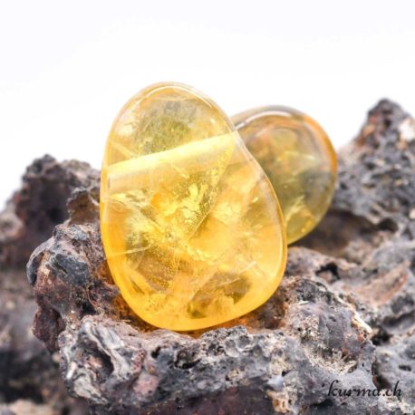 Pendentif Fluorite Jaune Miel (c) - N°13713-2 disponible dans la boutique en ligne Kûrma. Votre magasin de pierre et minéraux en suisse