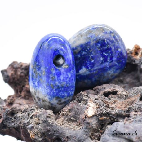Pendentif Lapis Lazuli (d) - N°7137-3 disponible dans la boutique en ligne Kûrma. Votre magasin de pierre et minéraux en suisse