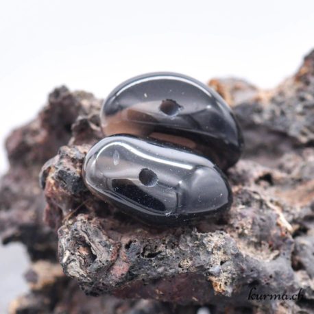 Pendentif Obsidienne Larme d'Apache (b) - N°8058-2 disponible dans la boutique en ligne Kûrma. Votre magasin de pierre et minéraux en suisse