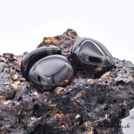 Pendentif Obsidienne Larme d'Apache (b) - N°8058-3 disponible dans la boutique en ligne Kûrma. Votre magasin de pierre et minéraux en suisse
