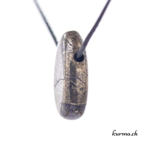 Pendentif Pyrite et Néphrite - N°10278.3-2 disponible dans la boutique en ligne Kûrma. Votre Magasin de lithothérapie Suisse en ligne.