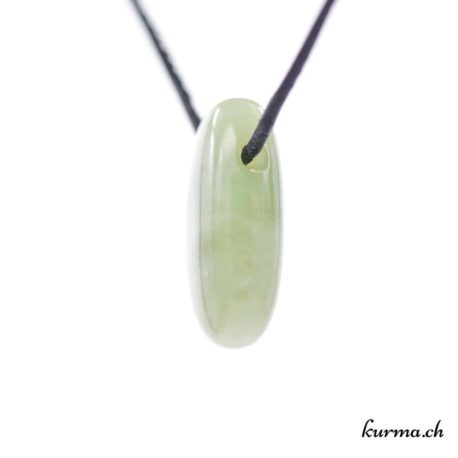 Pendentif Serpentine - Jade de Chine - N°10284.5-2 disponible dans la boutique en ligne Kûrma. Votre Magasin de lithothérapie Suisse en ligne.