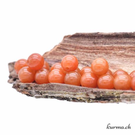 Perle Aventurine Orange Foncée 8-8.5mm 1 disponible dans la boutique en ligne Kûrma. Votre magasin de pierre et minéraux en suisse