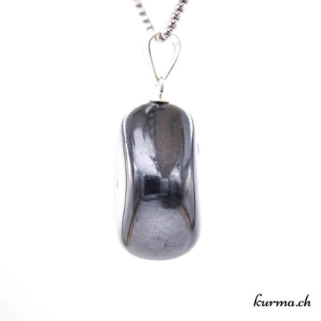 Pendentif Jade Noir avec boucle en argent - N°11666.2-2 disponible dans la boutique en ligne. Kûrma ton magasin de pierres semi-précieuses en Suisse