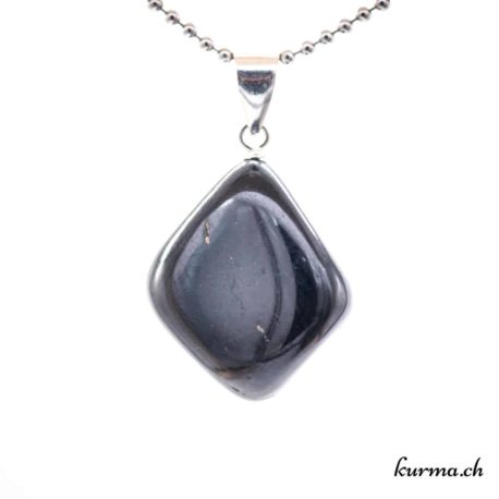 Pendentif Jade Noir avec boucle en argent - N°11666.2-3 disponible dans la boutique en ligne. Kûrma ton magasin de pierres semi-précieuses en Suisse
