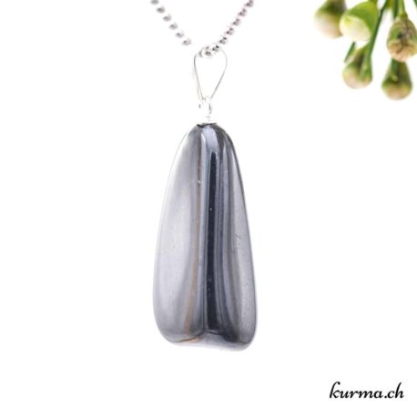 Pendentif Jade Noir avec boucle en argent - N°11666.3-2 disponible dans la boutique en ligne. Kûrma ton magasin de pierres semi-précieuses en Suisse