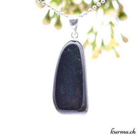 Pendentif Jade Noir avec boucle en argent - N°11666.3-3 disponible dans la boutique en ligne. Kûrma ton magasin de pierres semi-précieuses en Suisse