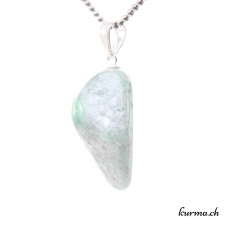Pendentif Jadéite Verte avec boucle en argent - N°11667.1-2 disponible dans la boutique en ligne. Kûrma ton magasin de pierres semi-précieuses en Suisse
