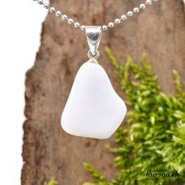 Opale blanche pendentif boucle en argent